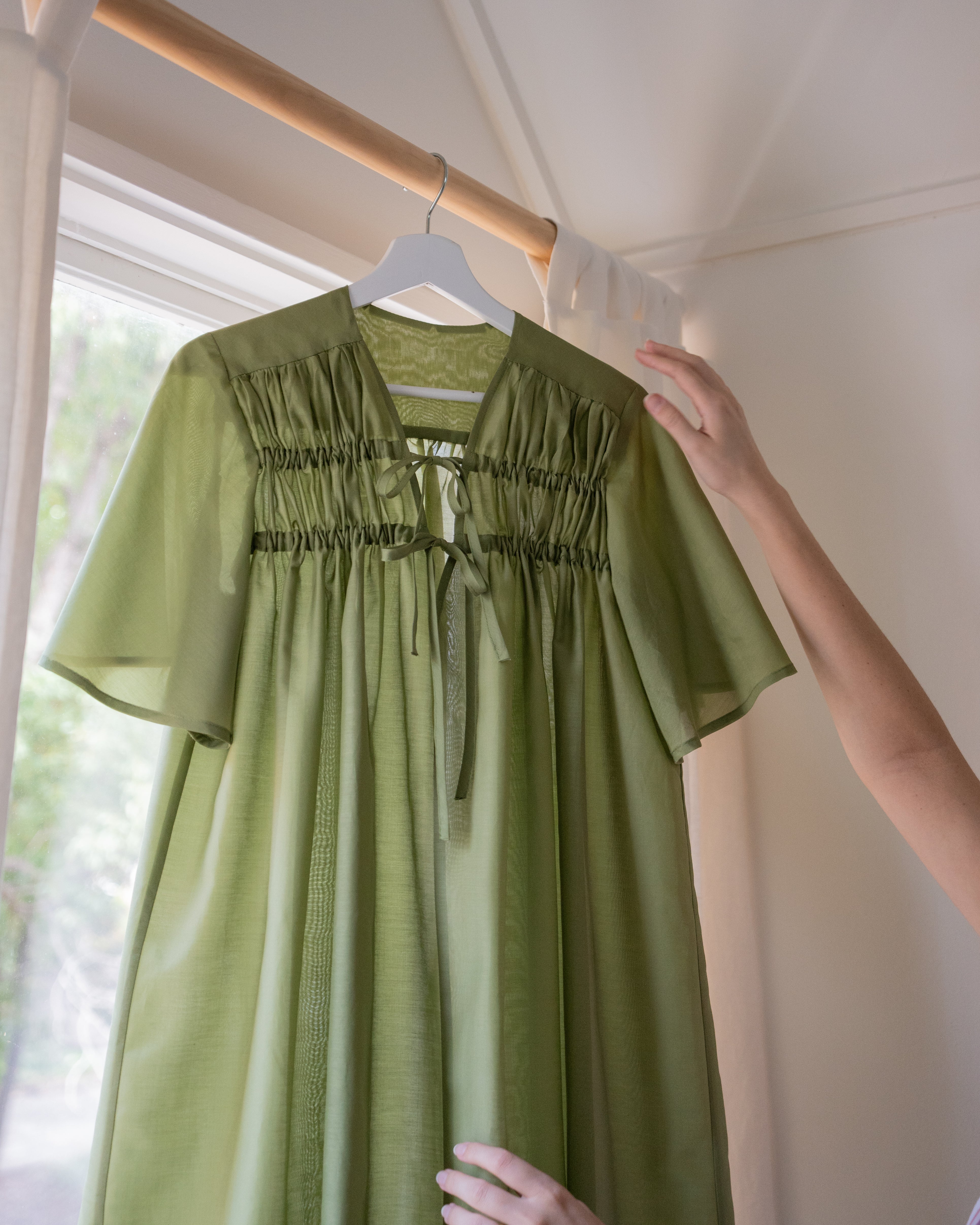 Apple Silk Dae Dress Size 10