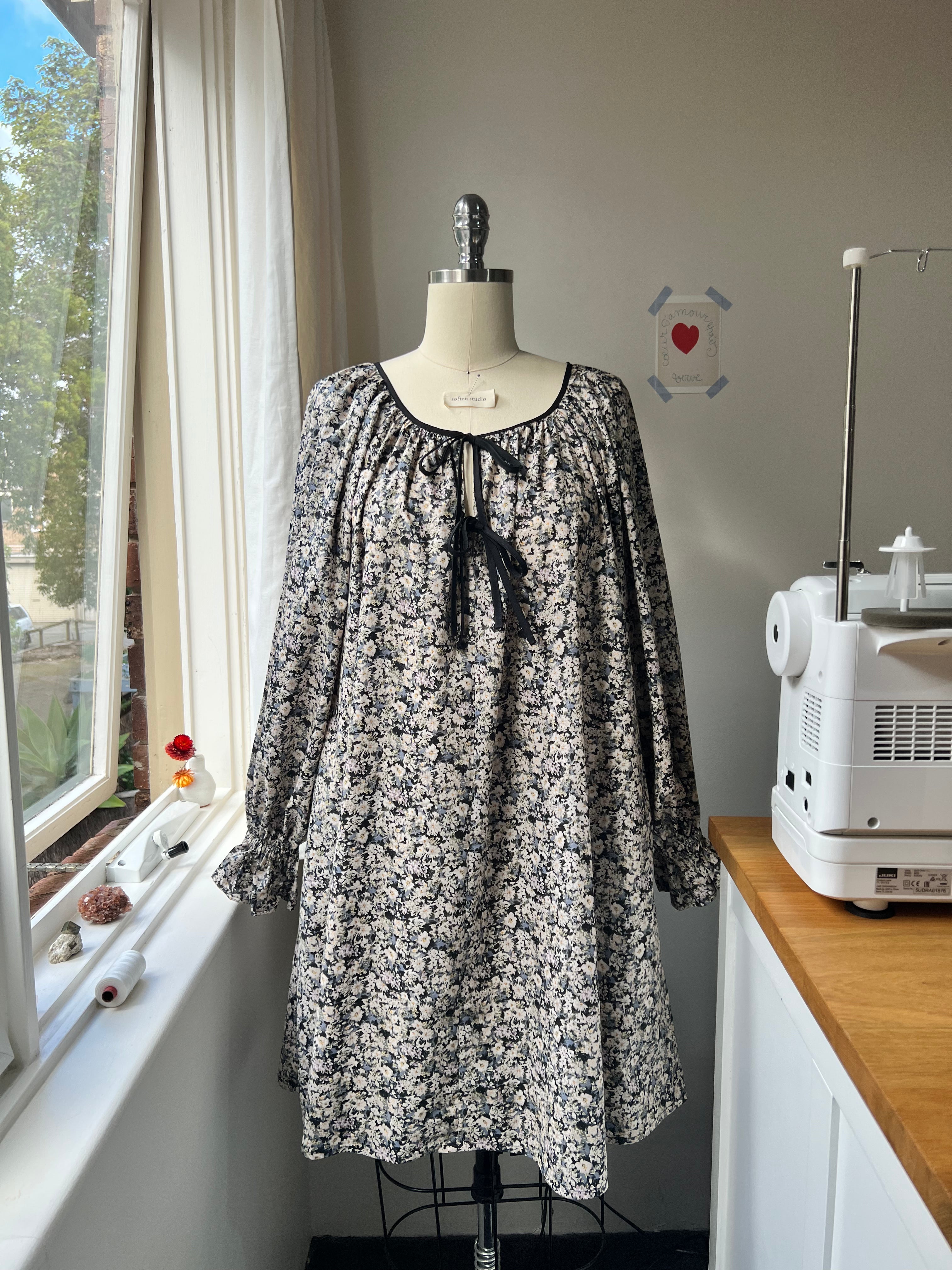 Double Bow Floral Dress Size 10